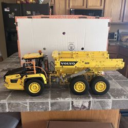 LEGO Technic Volvo A60H (42114) – Motorized Hauler – Fully Built