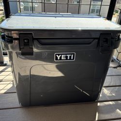 YETI Roadie 60 Wheeled Cooler Grey *NEW*
