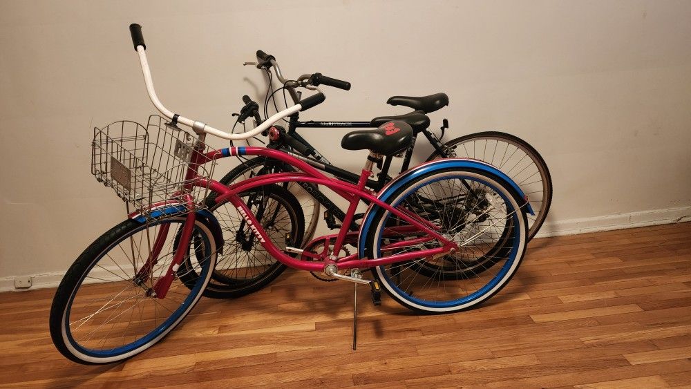 HELLO KITTY CRUISER BIKE 40th Anniversary 