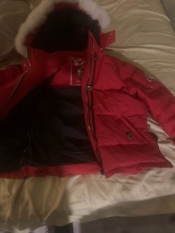 Moose knuckle jacket red with white fur
