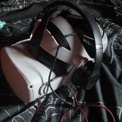 Vr Quest 2 With Beats Headphones 