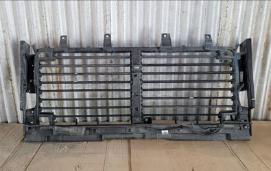2019-2023 Chevy Silverado 1500 Upper Grille Shutter OEM