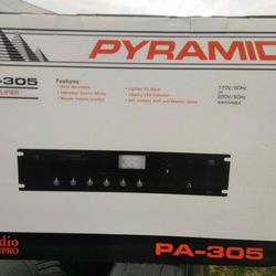 Pyramid PA Amplifier 