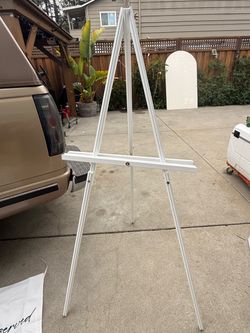 Easel/welcome sign