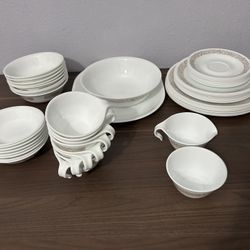 Vintage Corelle by Corning Dinnerware Set Service 8 people 