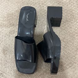Black block heel