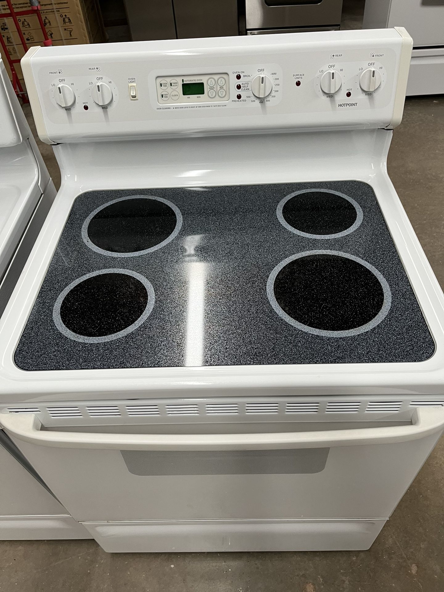 HOTPOINT WHITE GLASS TOP ELECTRIC STOVE