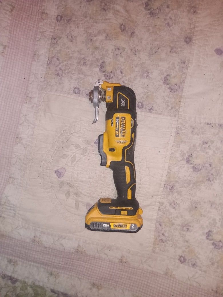 20V MAX* XR® Brushless Cordless 3-Speed Oscillating Multi-Tool (Tool Only)