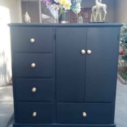 5 Drawer Solid Wood Wardrobe - Black With Gold 