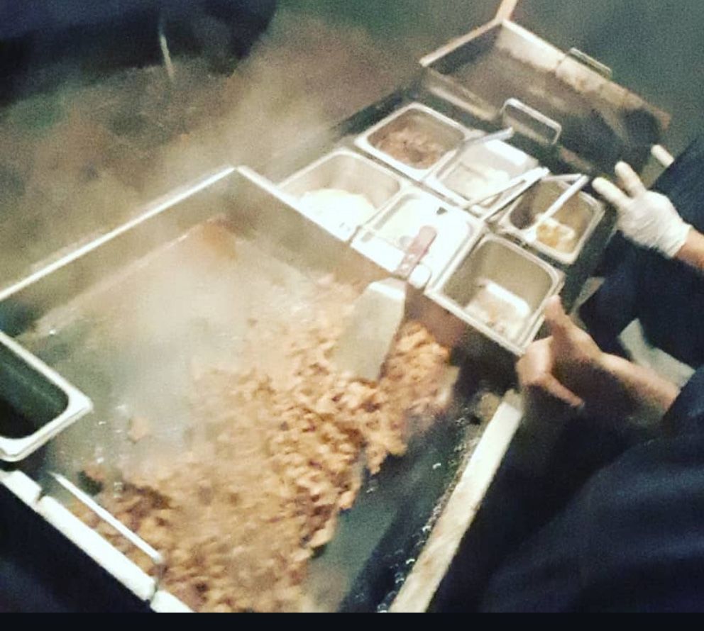 Taco kart Two Plates For Cooking Comes With 6 Steamers