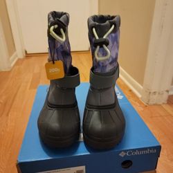 New Columbia Unisex  Snow Boots 13