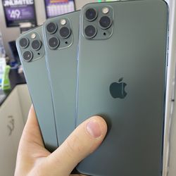 Unlocked iPhone 11 Pro Max 256GB Green for Sale in Providence