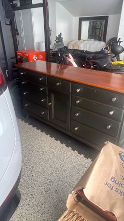 Dresser