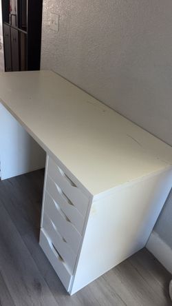 10 drawer makeup vanity