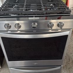 Whirlpool 5 Burners Gas Range With A Comal Stove