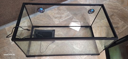 50 Gallon Reptile Aquarium / Accessories