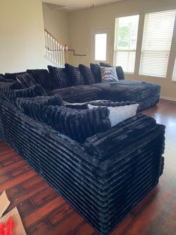 Oversized Black Fluffy Sectional Couch Delivery Available 