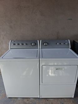 Whirlpool Washer And Dryer Electric Set