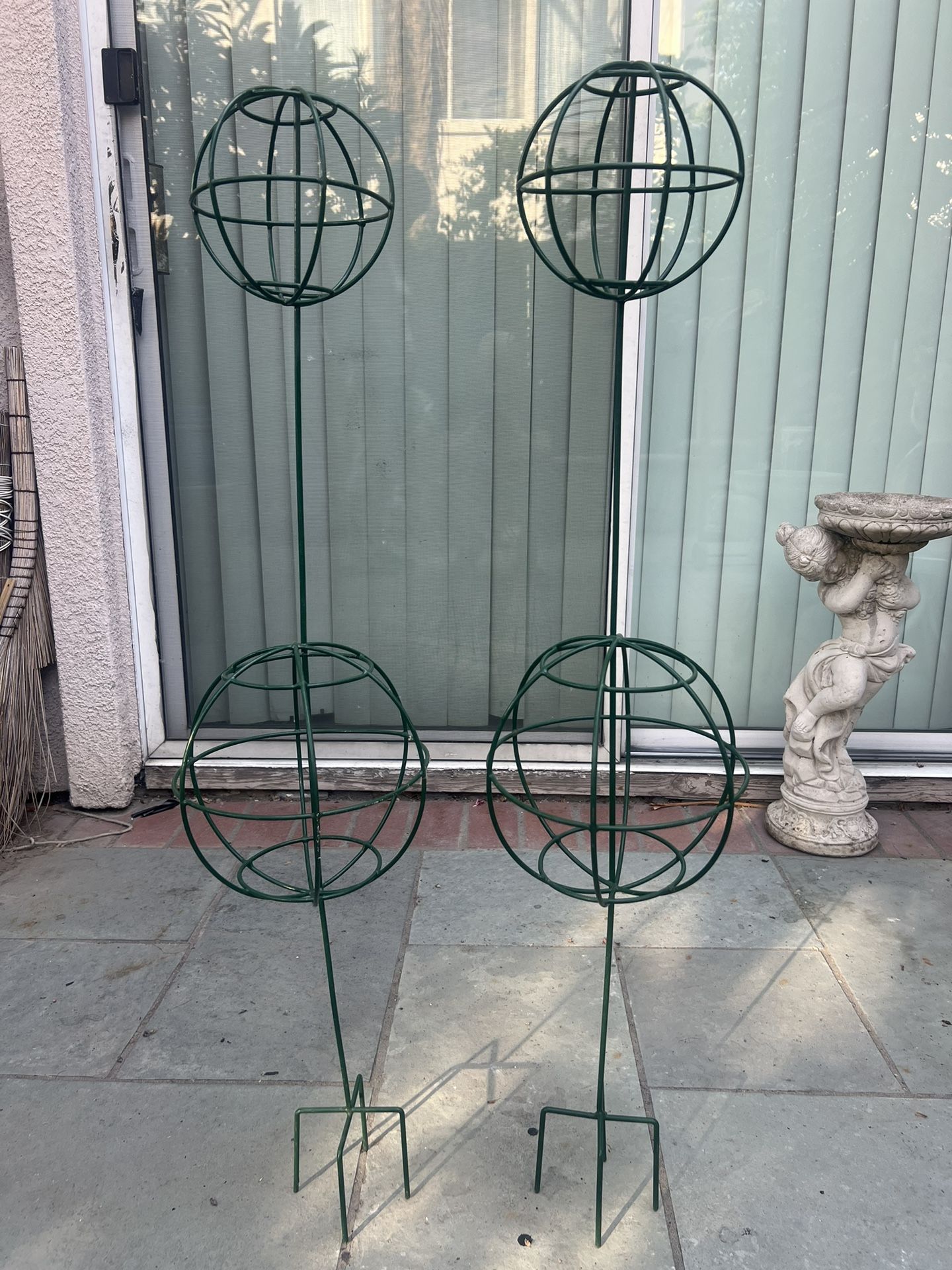 A Pair Of 2 Balls Stackable Topiary-Diy Topiary Garden 40” H