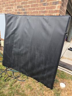 2022 - 2024 Ford F150 5.5 bed cover 4 fold.