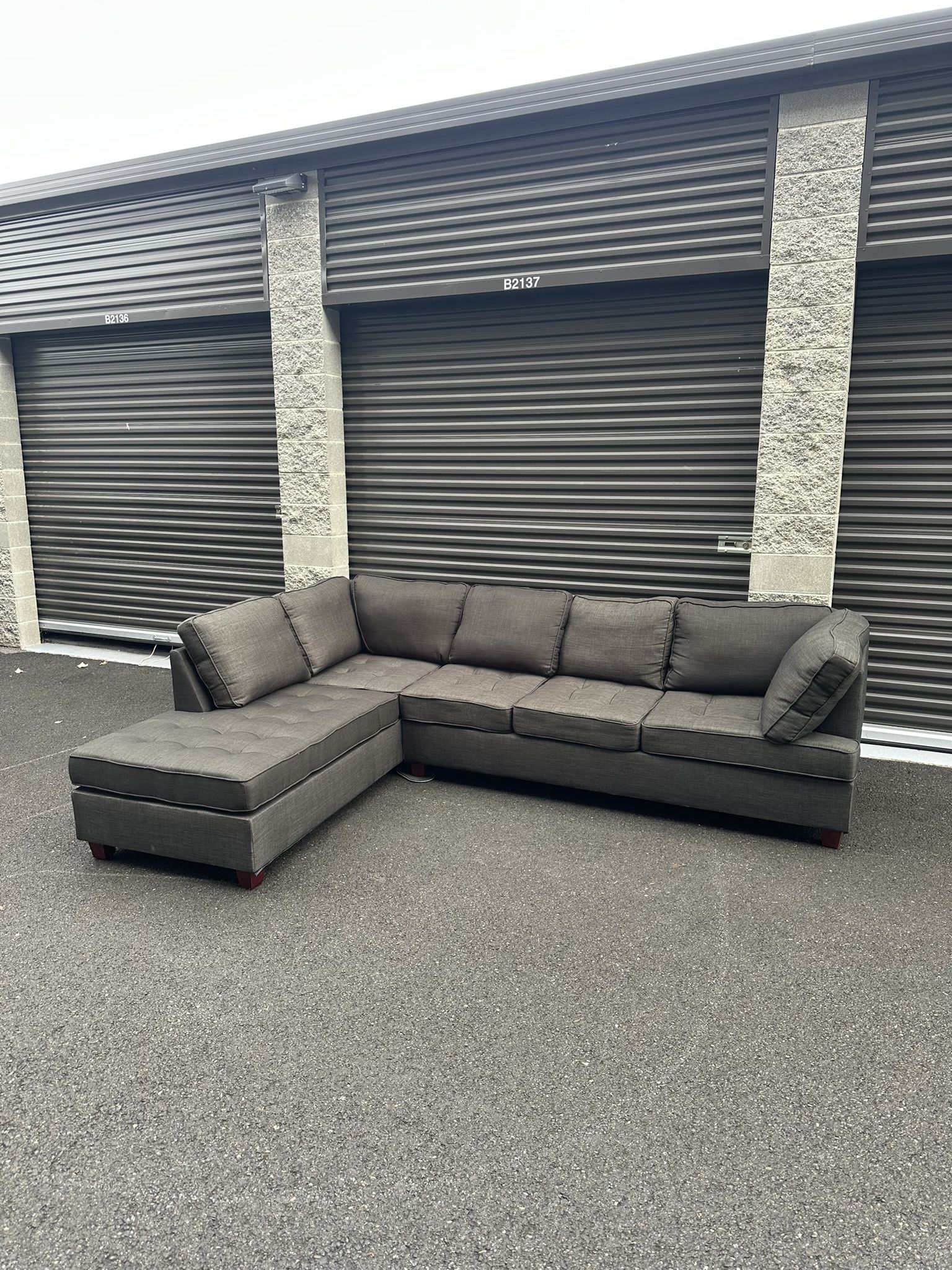 Sectional Couch sofa (FREE DELIVERY!)