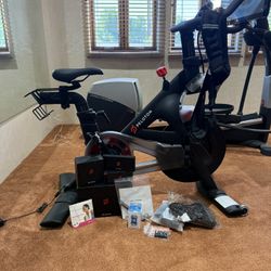 Brand New Peloton And accessories 