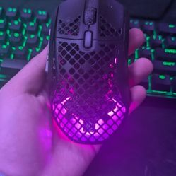Steelseries- Aerox9 wireless gaming mouse