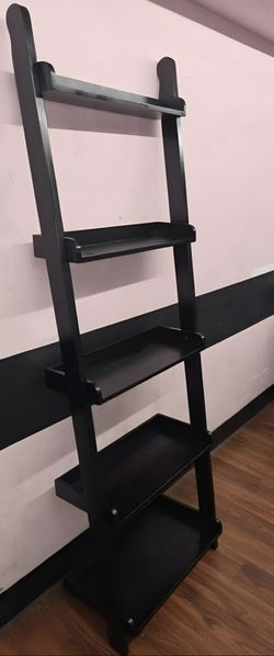 Modern Black 5-Tier Leaning Ladder Bookshelf – Wooden Display Shelves