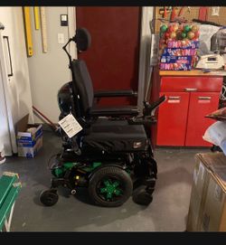 Electric wheelchair