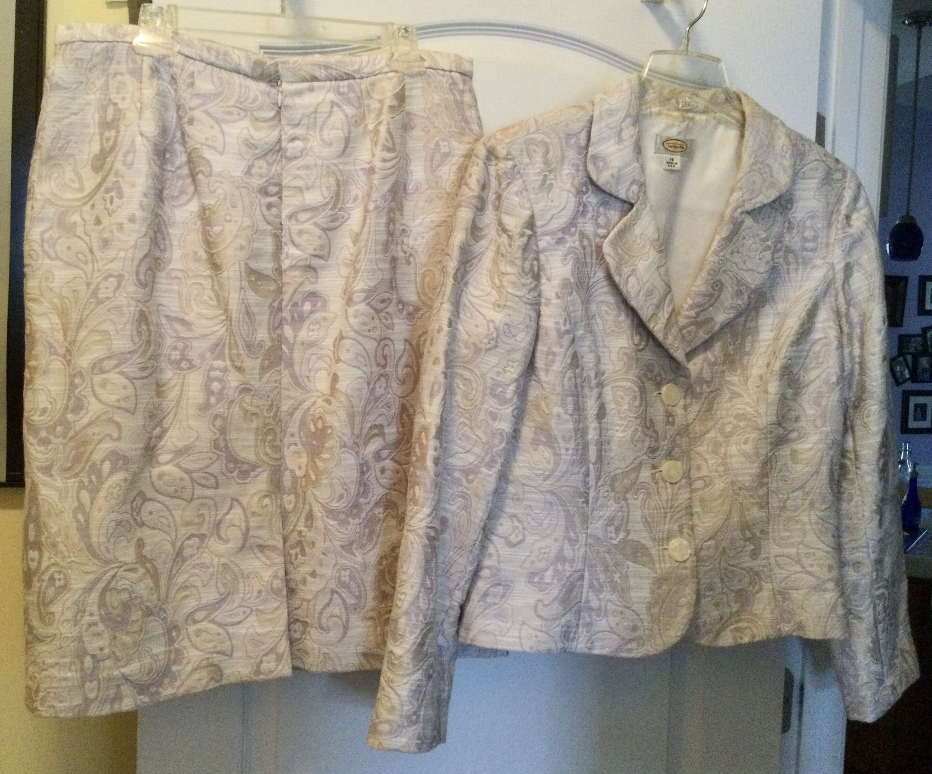 Talbots 2 Pc Spring Suit, Size 14. Lavender & Beige