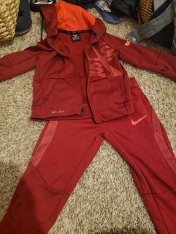 Nike sweatsuit size 4