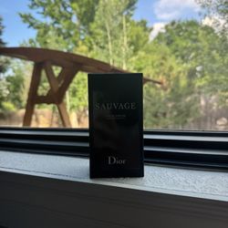 Dior Sauvage Eau De Parfum