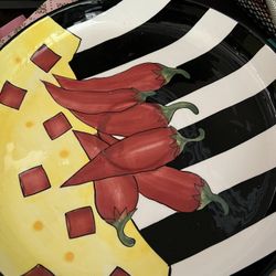 VINTAGE ESTATE LOT OF SERVING/COOKING  PLATe