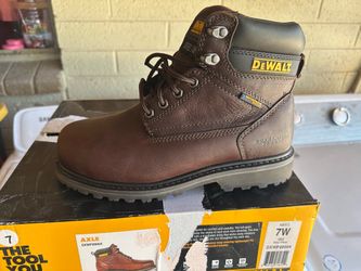 Dewalt boots 🥾 new