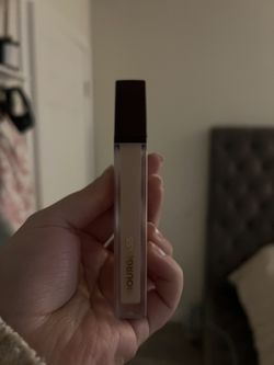 Hourglass Concealer- Shade Crème