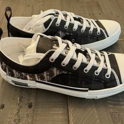 Dior Men B23 Low-Top Sneaker Black and White Oblique Canvas - Size 11 US (EU 44)