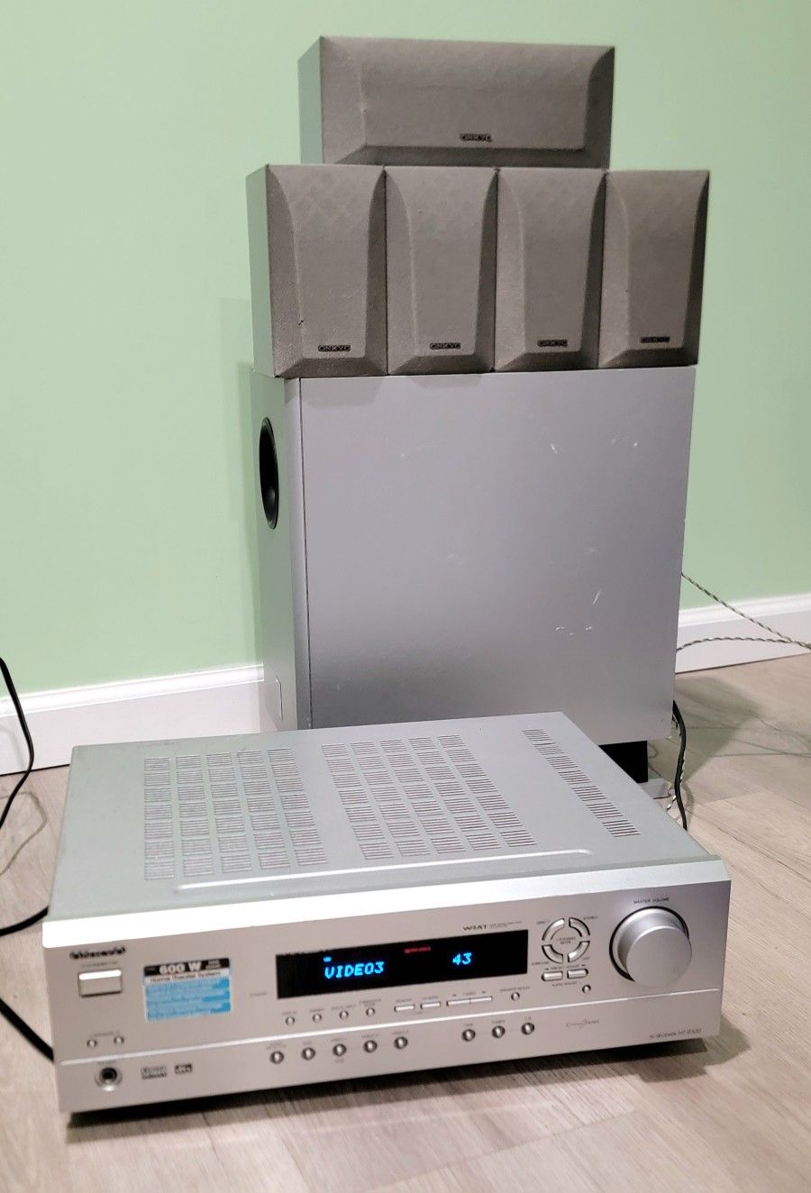 Onkyo Surround Sound 5.1 100w x 5 powered Subwoofer fully tested no remote or speaker wire