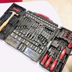 Husky large mechanic homeowners hand tool set with case
