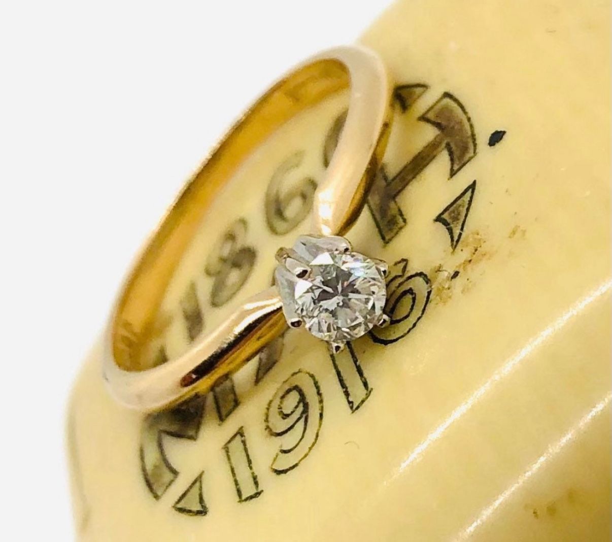 Camelot 14k gold, genuine .30ct diamond ring