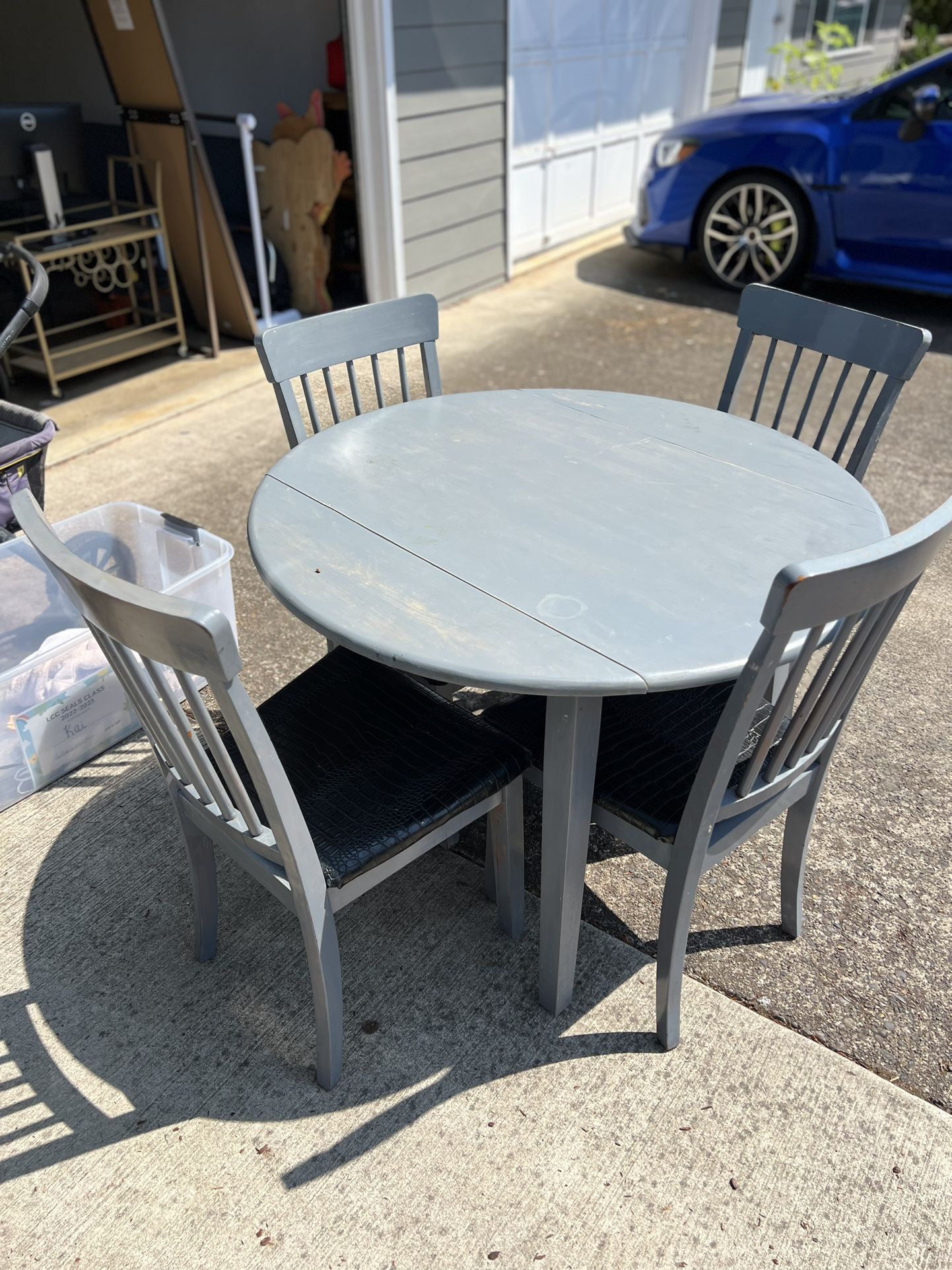 Kitchen Table W/ 4 Chairs