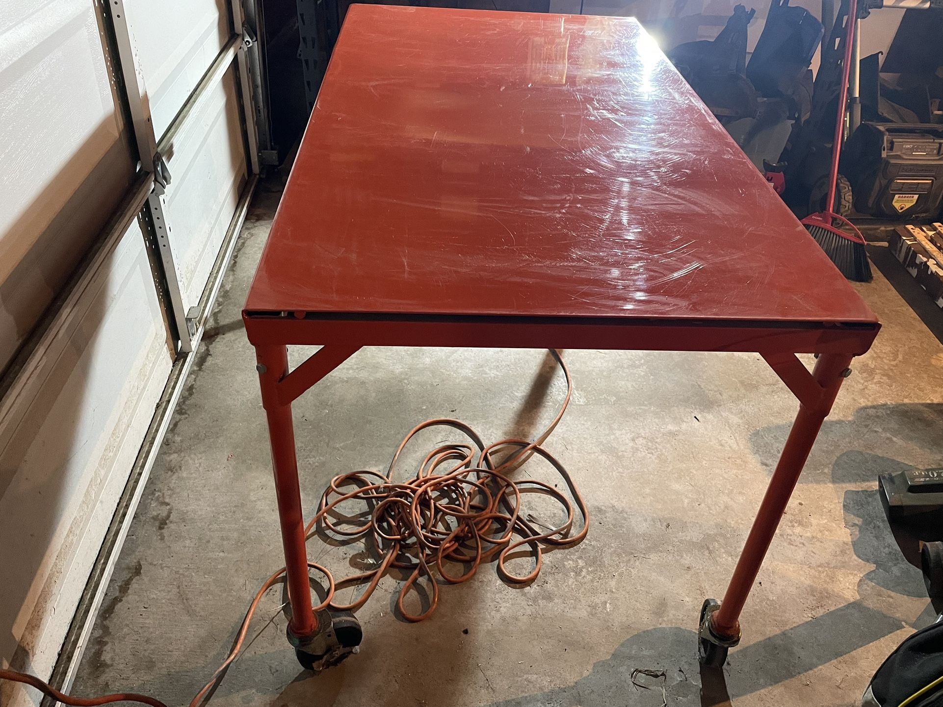 Metal Shop Table On Wheels 
