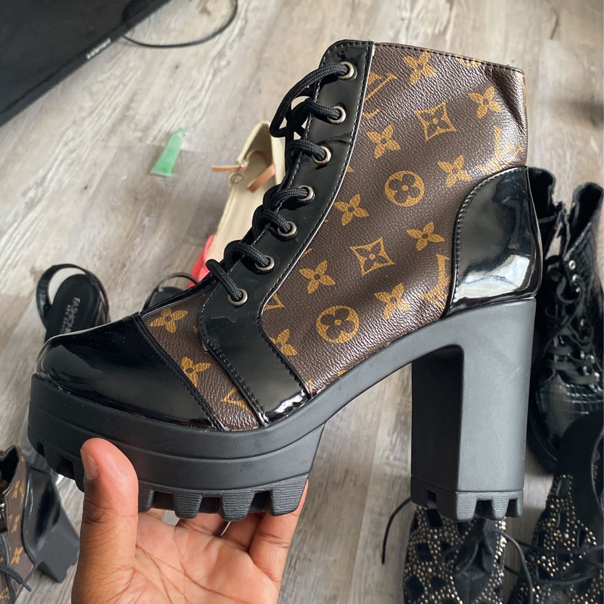 LOUIS VUITTON STAR TRAIL ANKLE BOOT for Sale in Hamilton, OH - OfferUp