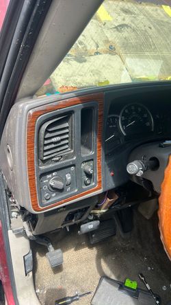 2002 Cadillac radio Basel in fear condition