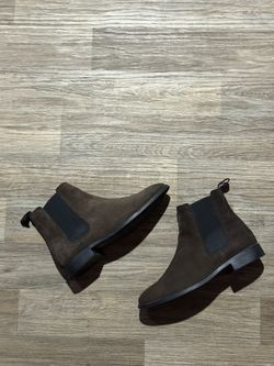 Barely Worn! Men’s H&M Premium Suede Chelsea Boots