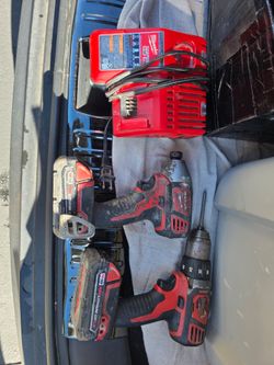 Milwaukee M18 18v Drill Set