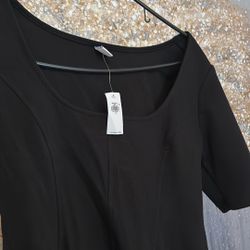 New Black Old Navy Tee