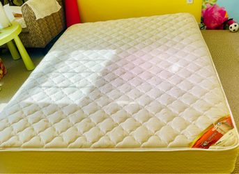 Spectra Sertapedic 9” queen mattress, very good condition