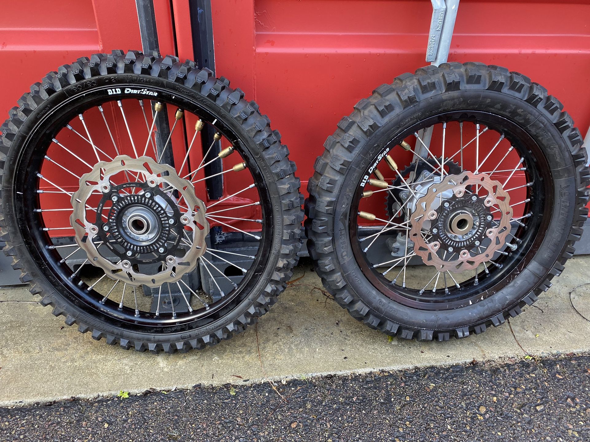 D.I.D Dirt Bike Rims And Michelin Desert Race Tires
