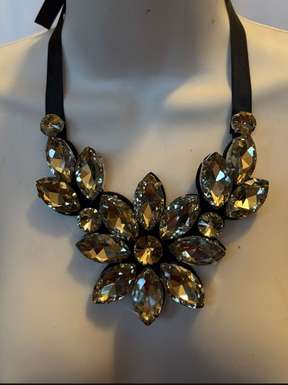 Just Lovely Amber Tones Beautiful Jeweled Light Weight Necklace On Ribbon STUNNING!