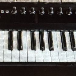 Native Instruments Komplete Kontrol S49 MK1 MIDI Keyboard Controller 